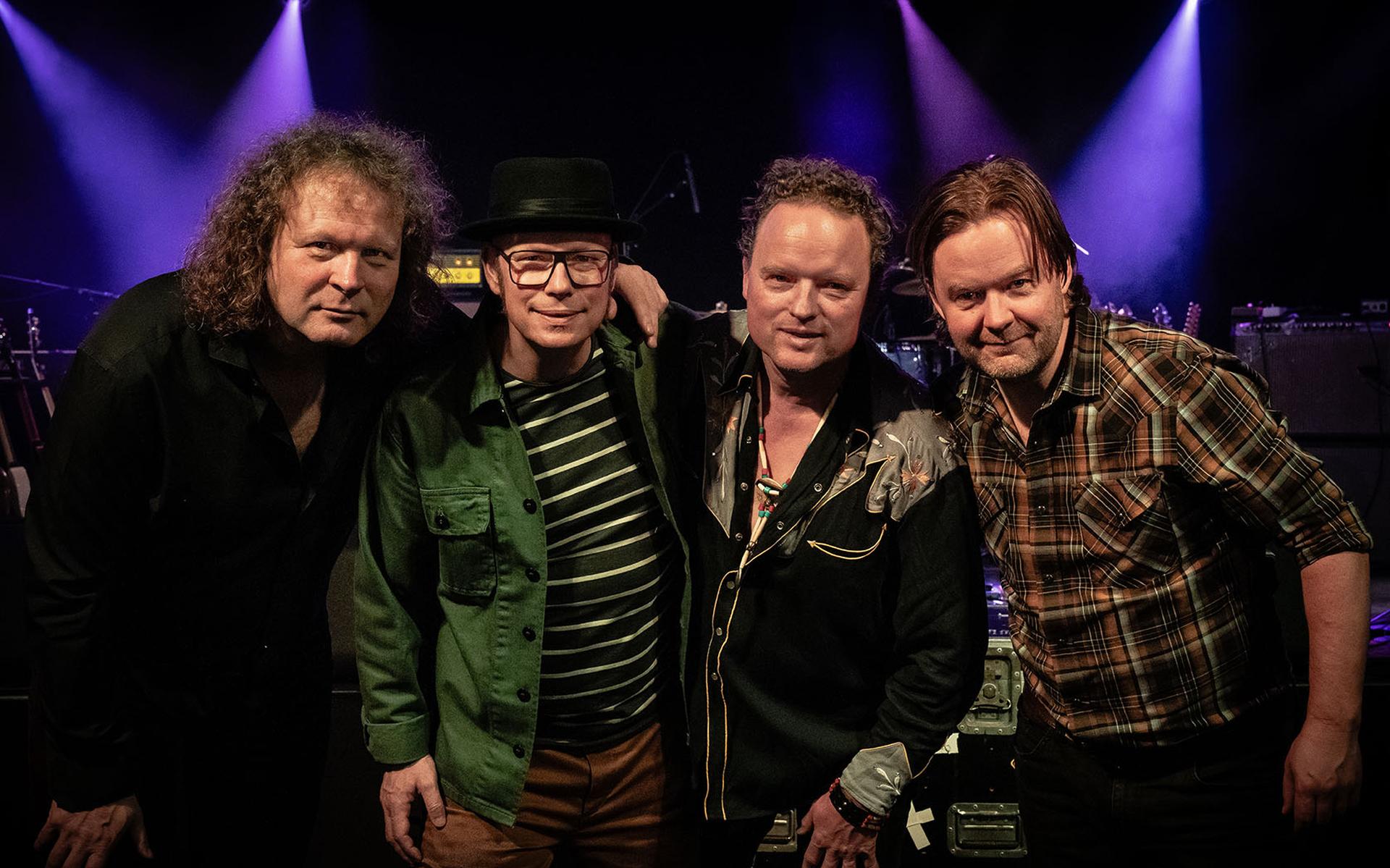 Finalist The Tribute - Battle Of The Bands The Fortunate Sons speelt in
